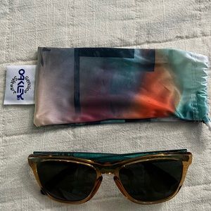 Oakley frogskins men's sunglasses with case